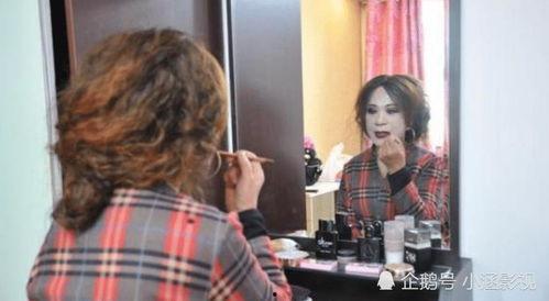 红大爷男扮女装视频无删减,揭秘真实身份与幕后故事